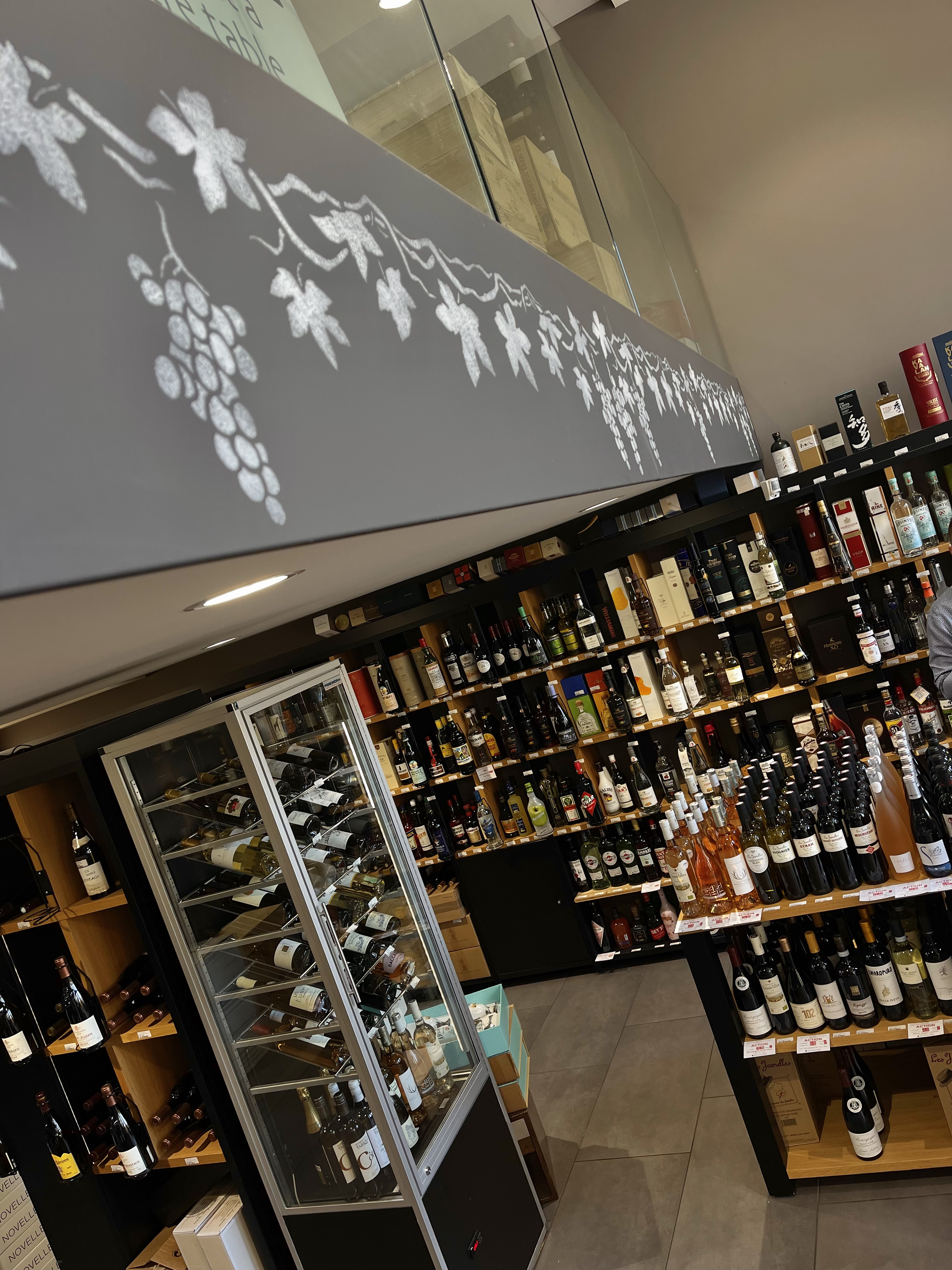 Bignens Vins Eaux-Vives photo 4